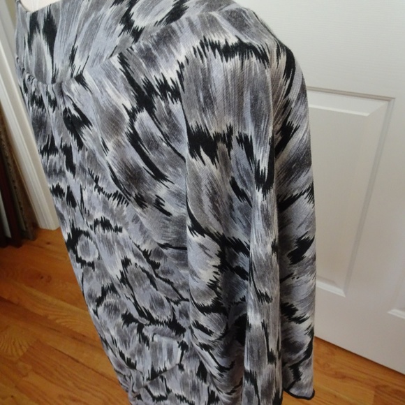 Ladies Size M Black/Gray 1/2 Sleeve Knit Top - Picture 6 of 8